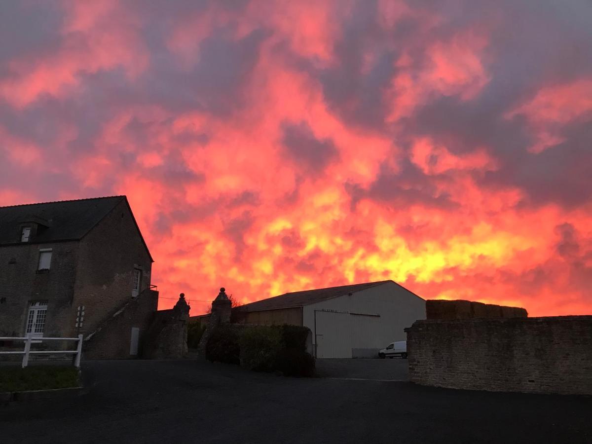 Grand Gite De La Ferme De La Tourelle Longues-sur-Mer Exteriér fotografie